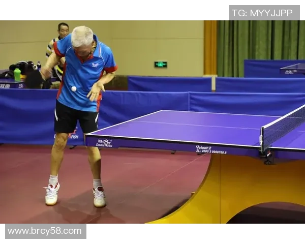 杭州羽毛球队在精英赛中以100分稳居积分榜首位，展现强劲实力